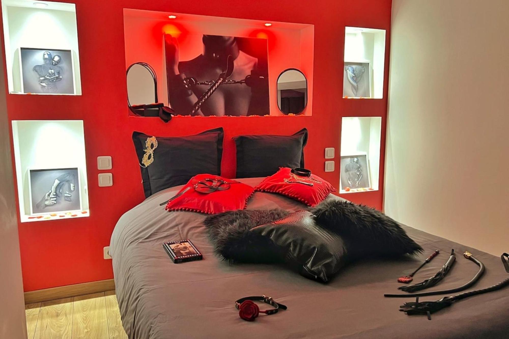 Dark Room Perpignan Aux 50 Nuances Jacuzzi Prive Villeneuve-de-la-Raho Exterior foto